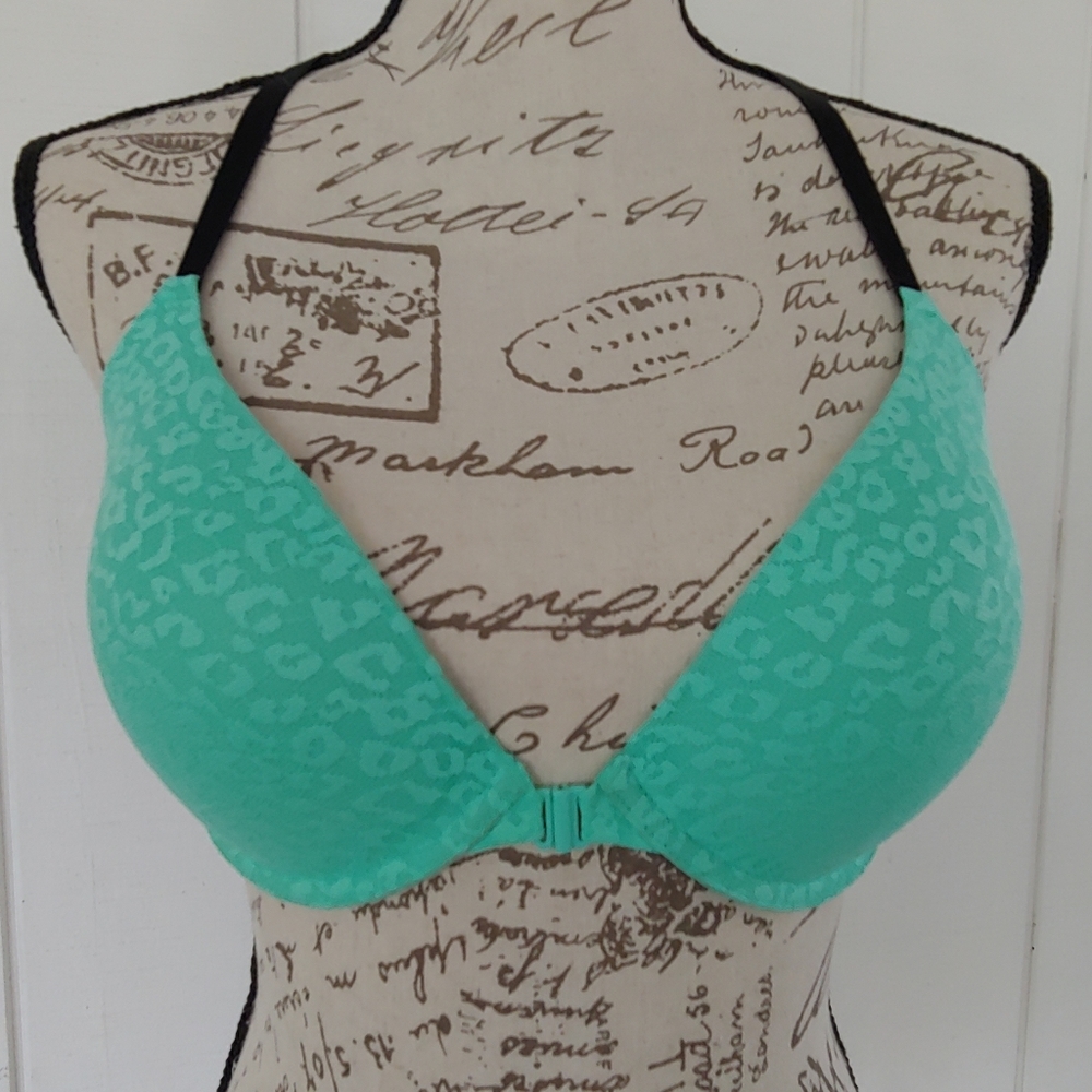 NWOT VS PINK Bra